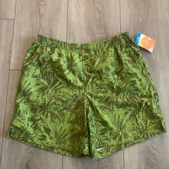 Columbia woman’s green shorts size L regular fit - Picture 1 of 5